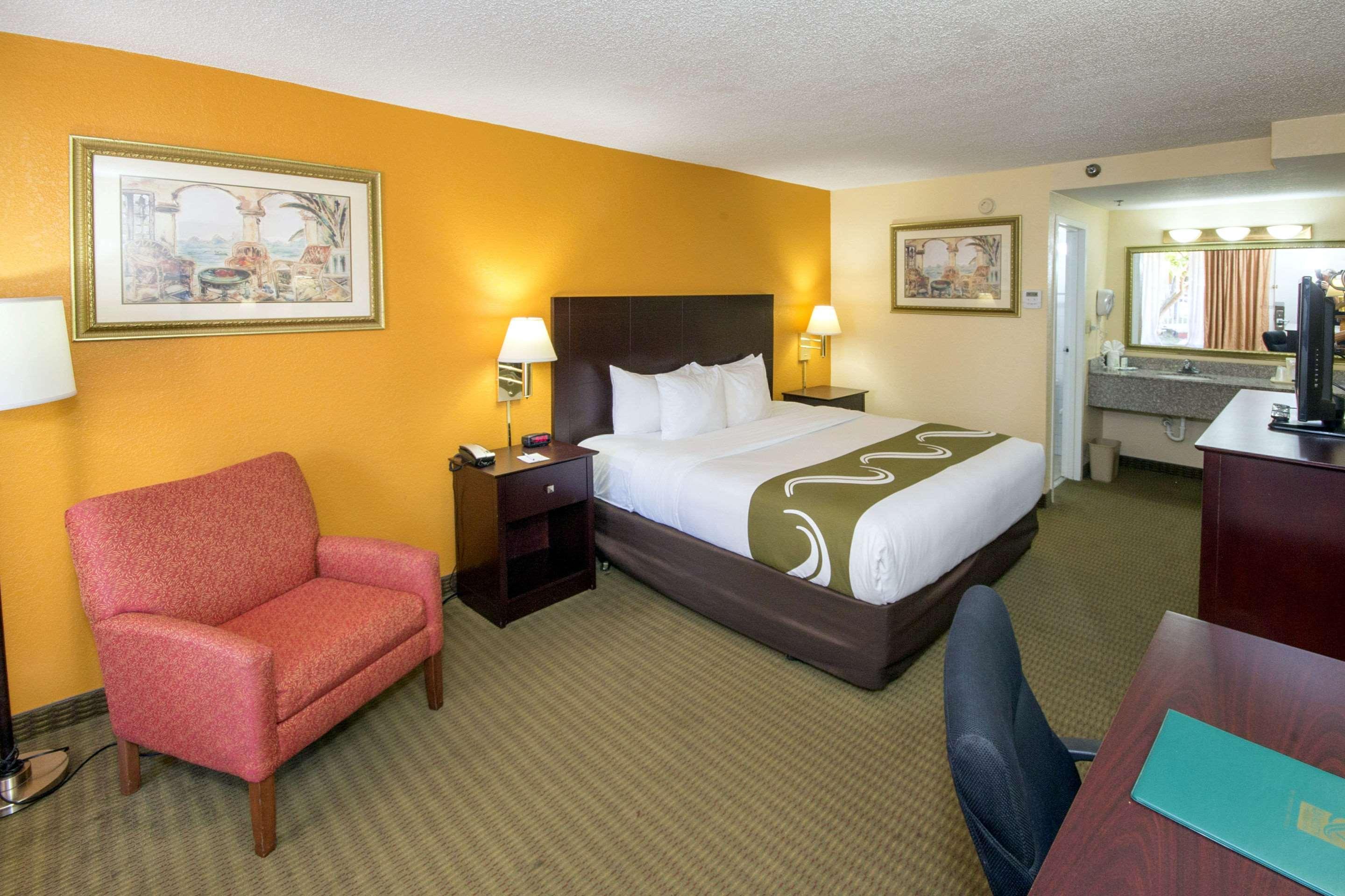 Quality Inn & Suites Conference Center New Port Richey Exterior foto