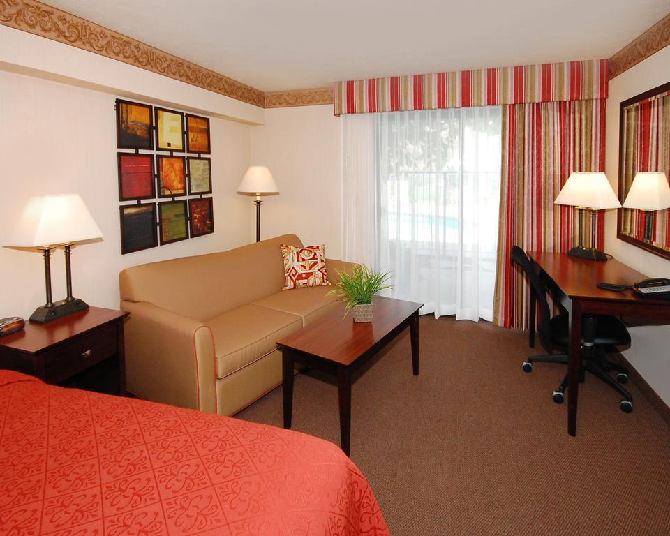Quality Inn & Suites Conference Center New Port Richey Exterior foto