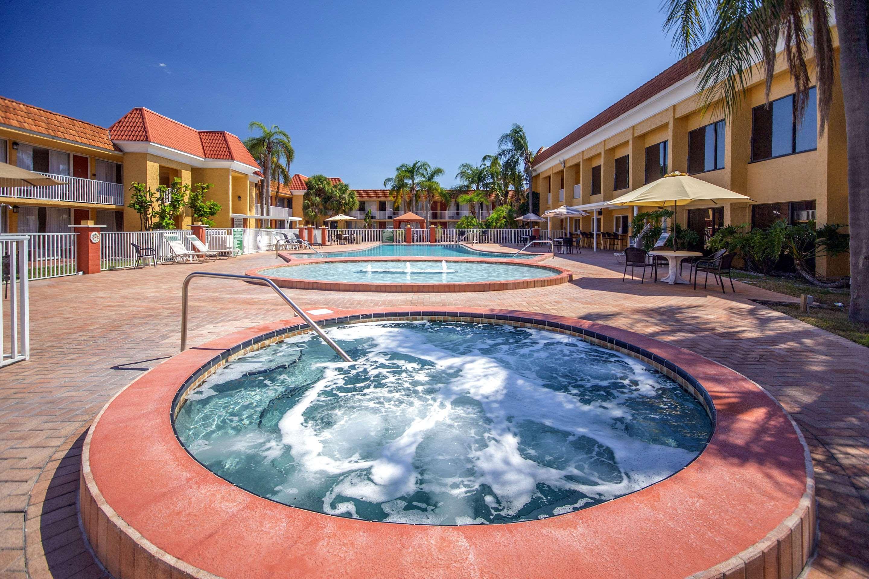Quality Inn & Suites Conference Center New Port Richey Exterior foto